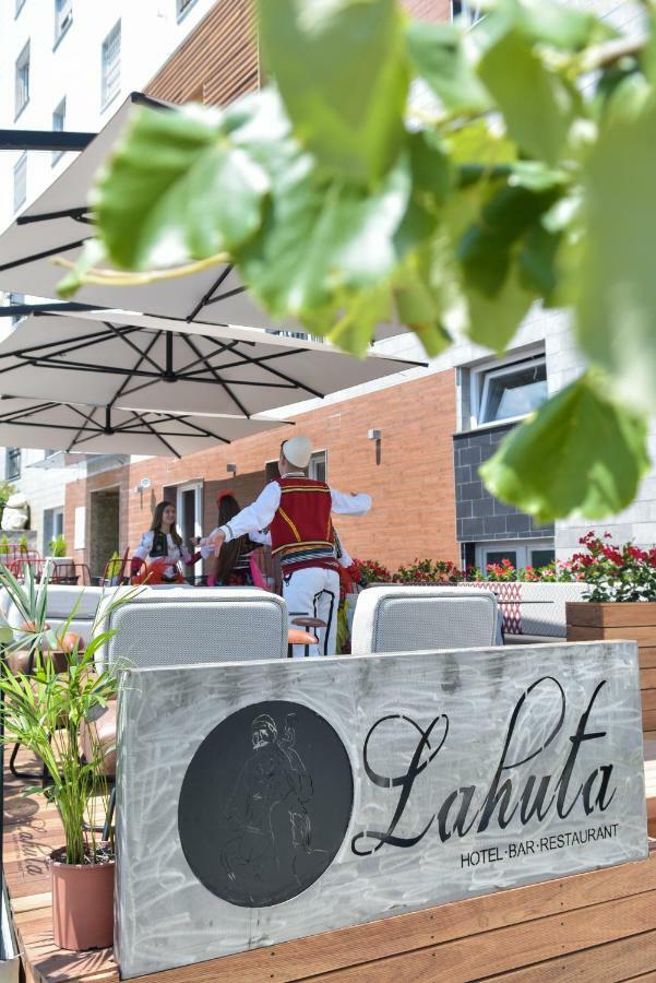 Hotel Lahuta Bajram Curri Kültér fotó