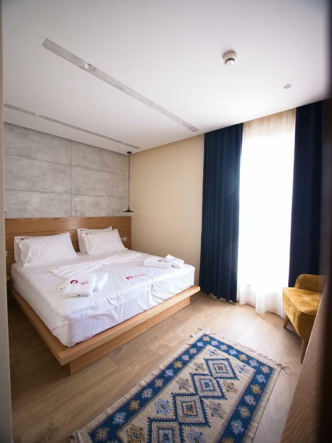 Hotel Lahuta Bajram Curri Kültér fotó