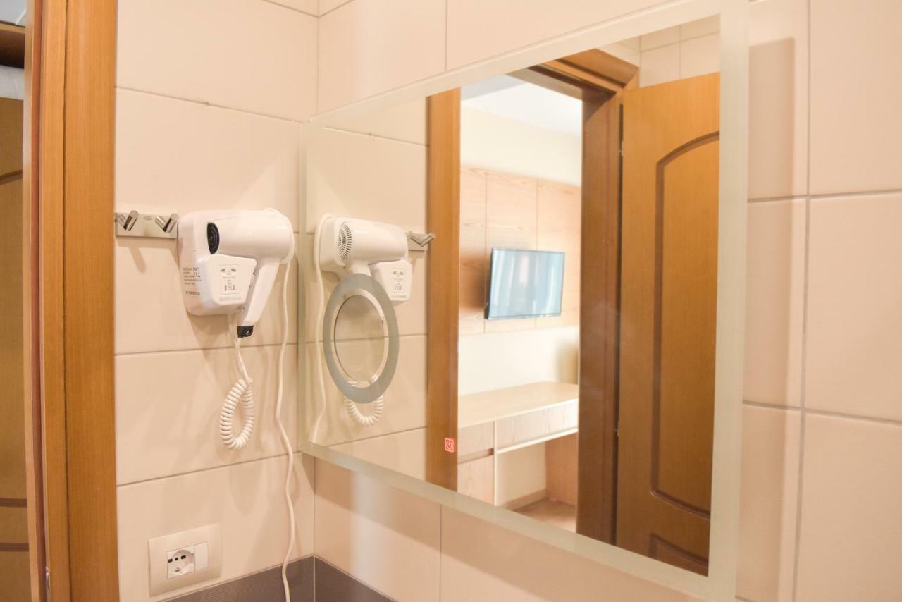 Hotel Lahuta Bajram Curri Kültér fotó