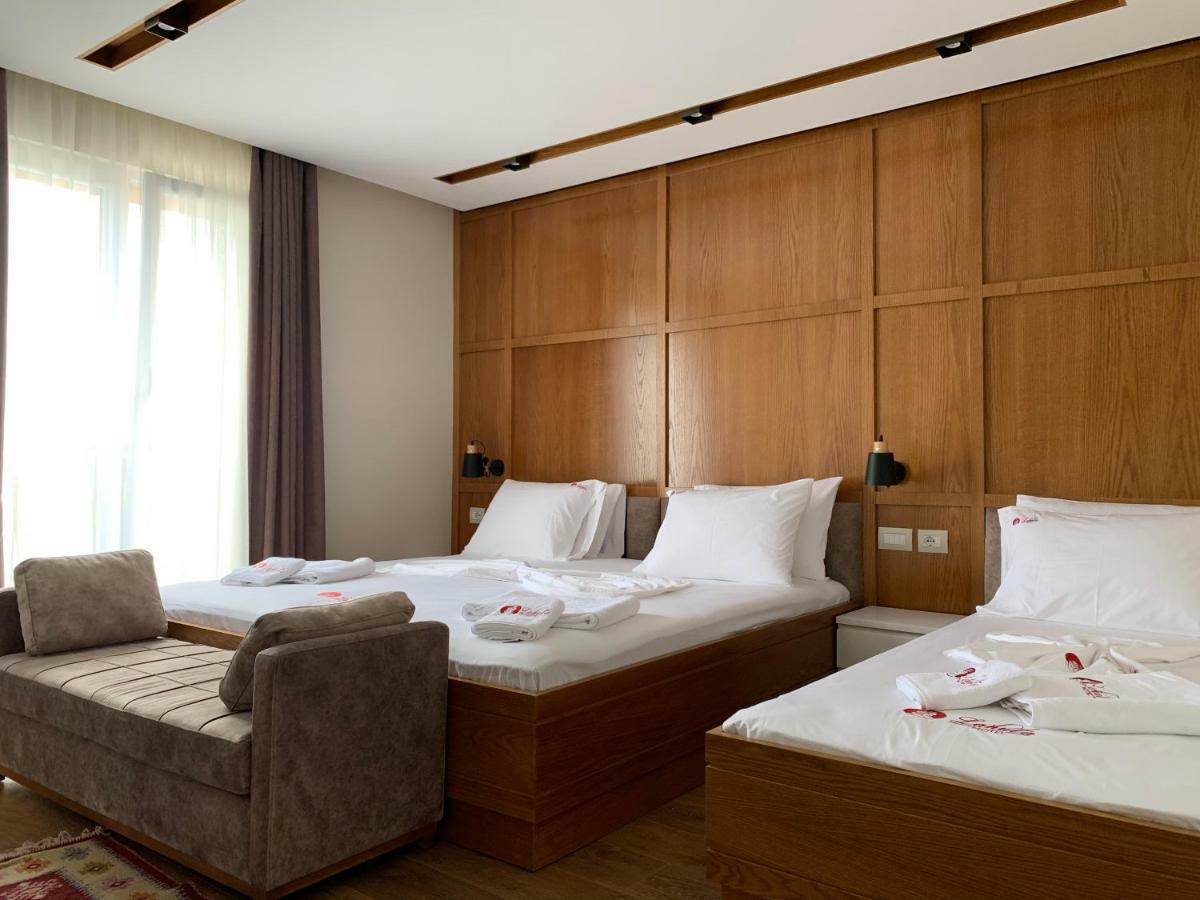 Hotel Lahuta Bajram Curri Kültér fotó