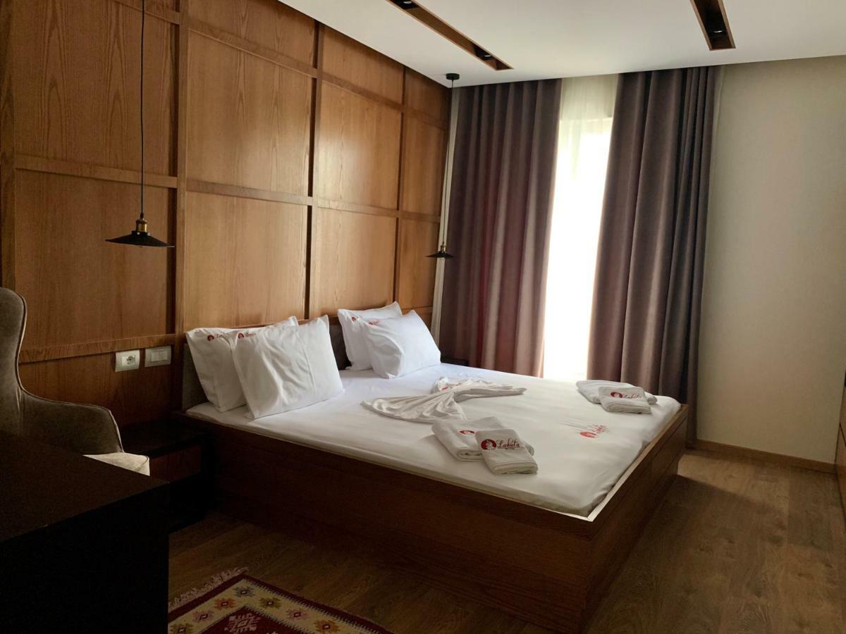 Hotel Lahuta Bajram Curri Kültér fotó